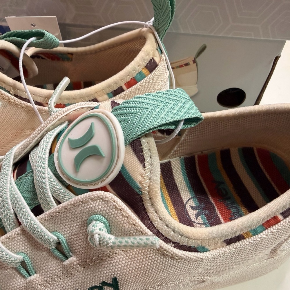 Hurley Women’s Beige & Mint Castaic Lace-Up Sneakers NWT - Picture 4 of 7